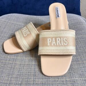 🆕 Shoe Dazzle “PARIS” Beige Slide Sandals